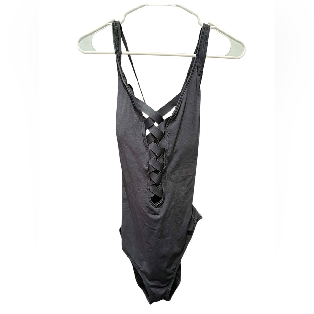 Elegant Black swim suit MEDIUM pit to pit 14in length 30in w removable pads